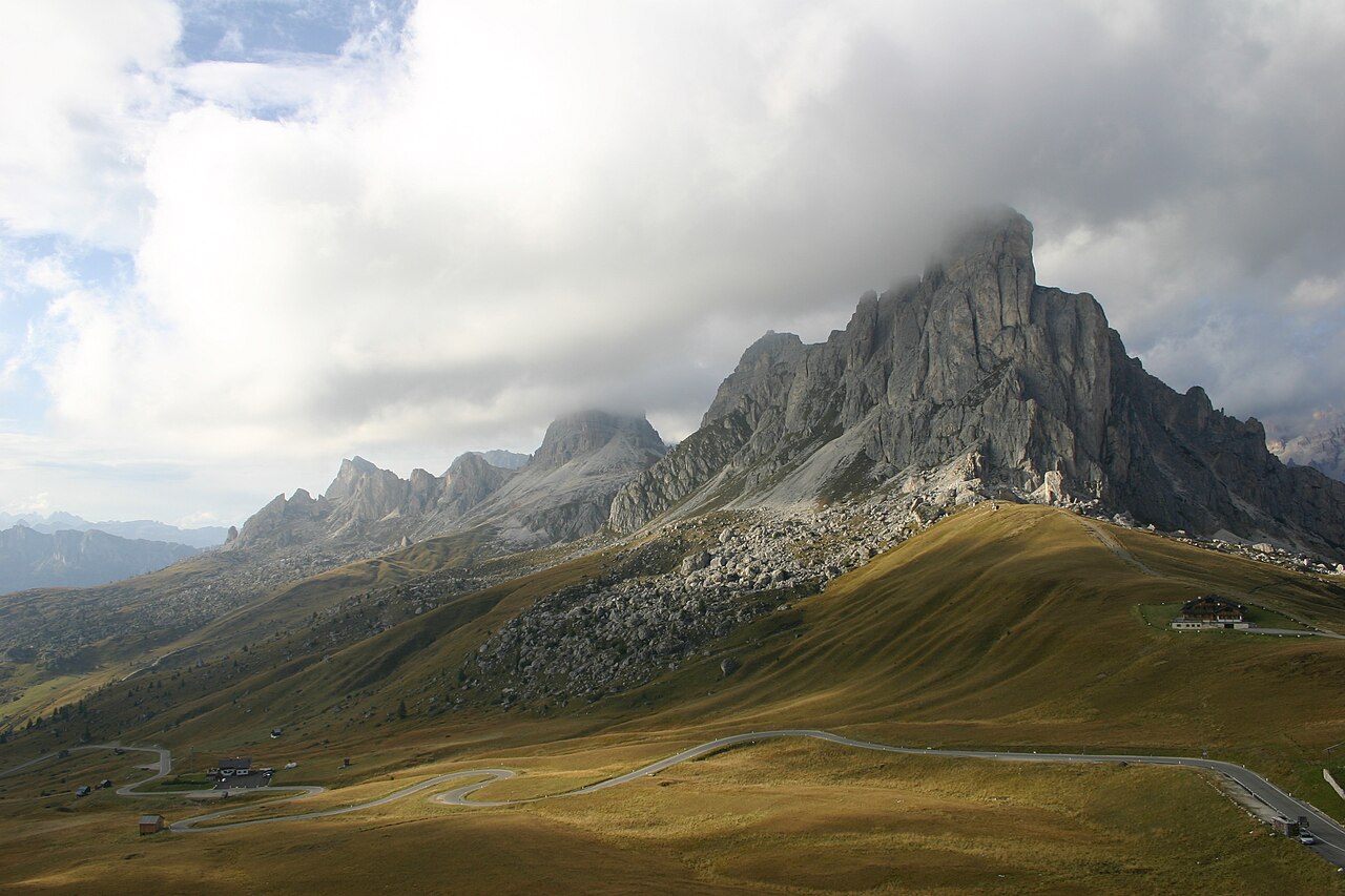 Passo Giau with the Gusela and Monte Nuvolau behind