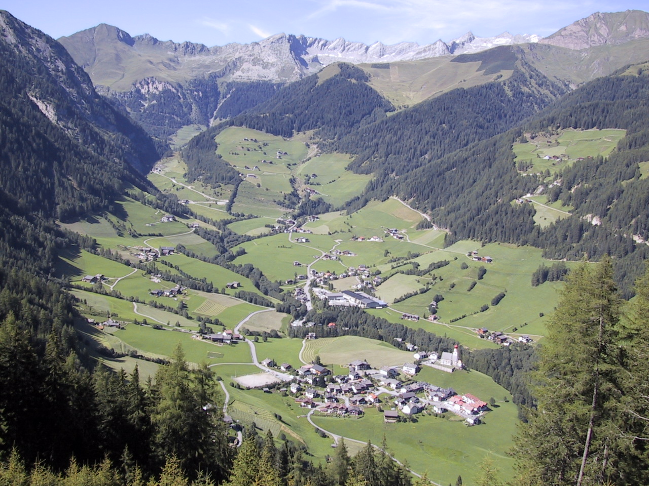 The Pfunders valley basin in the Vintl municipality